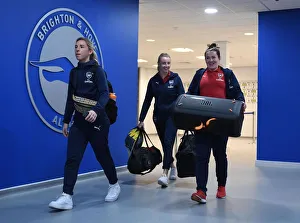 Brighton And Hove Albion Women V Arsenal Women 2018-19 Prints: Arsenal Trio Ready for Kick-off: Nobbs, Williamson, Mitchell