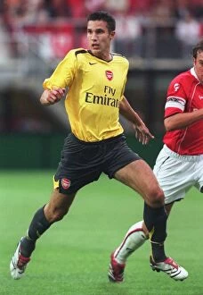 Images Dated 7th August 2006: Arsenal Triumphs over AZ Alkmaar 3-0 in Pre-Season Friendly (2006)