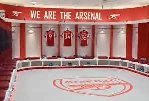 Arsenal: Unity and Focus in the Changing Room Before the Battle against Liverpool (2021-22 Premier League)