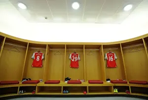 Arsenal V Everton 2016-17 Prints: Arsenal Unity: Pre-Match Huddle in the Changing Room (Arsenal vs. Everton, 2016-17)