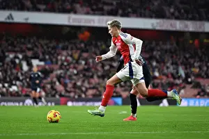 Arsenal Women V Aston Villa Women 2024-25 Prints: Arsenal v Aston Villa - Barclays Women's Super League