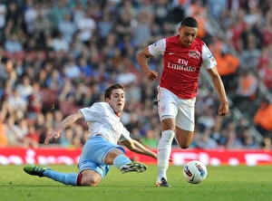 Arsenal v Aston Villa - 2011-12 Collection: Arsenal v Aston Villa - Premier League