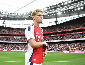 Arsenal V Bayer Leverkuse Friendly Match 2024-25 Prints: Arsenal v Bayer 04 Leverkusen - Pre-Season Friendly