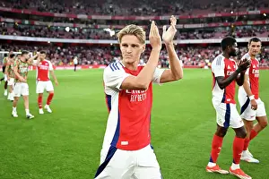 Arsenal V Bayer Leverkuse Friendly Match 2024-25 Prints: Arsenal v Bayer 04 Leverkusen - Pre-Season Friendly