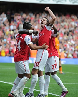 Arsenal v Bolton Wanderers 2011-12 Collection: Arsenal v Bolton Wanderers - Premier League