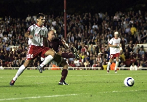 Arsenal V FC Thun. 14 / 9 / 05 Champions League Pic Richard Pelham Dennis Bergkamp Scores for Arsenal 2-1