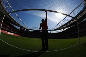 Arsenal V Manchester City 2013/14 Prints: Arsenal v Manchester City: Preparing for Battle at the Emirates