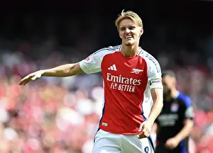 Arsenal v Olympique Lyonnais - Pre-Season Friendly