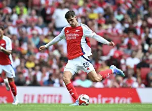 Arsenal v Olympique Lyonnais - Pre-Season Friendly