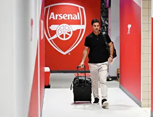 Arsenal v Olympique Lyonnais - Pre-Season Friendly