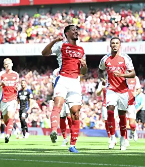 Arsenal v Olympique Lyonnais - Pre-Season Friendly