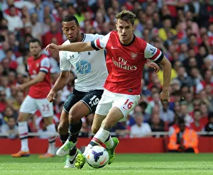 Arsenal v Tottenham Hotspur 2013-14 Collection: Arsenal v Tottenham Hotspur - Premier League