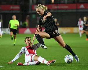 Arsenal vs Ajax Women: UEFA Champions League Showdown at Johan Cruyff Arena