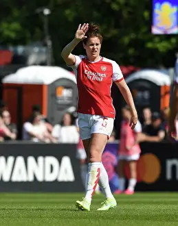 Arsenal vs. Aston Villa: FA Women's Super League Showdown - Jennifer Beattie in Action