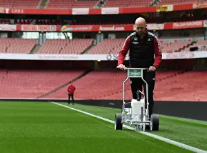 Arsenal V Aston Villa 2021-22 Prints: Arsenal vs Aston Villa: Pre-Match Preparations at Emirates Stadium