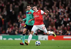 Arsenal vs Barcelona: Robin van Persie vs Sergio Busquets - Arsenal Leads 2:1 in UEFA Champions League