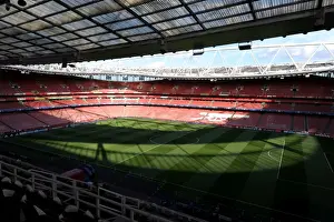 Arsenal V Bayern Munich 2015/16 Prints: Arsenal vs. Bayern Munich: Emirates Stadium - UEFA Champions League Showdown (2015)