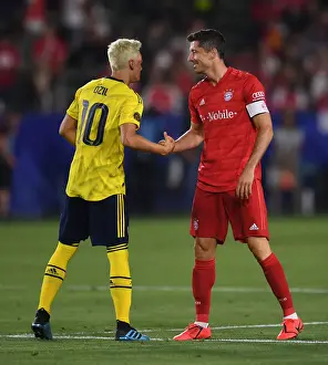 Arsenal vs. Bayern Munich: Mesut Ozil and Robert Lewandowski Clash in 2019 International Champions Cup