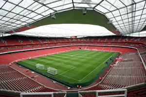 Arsenal V Bolton Wanderers - FA Cup 2006-07 Prints: Arsenal vs Bolton Wanderers: FA Cup 4th Round Battle at Emirates Stadium (2007)