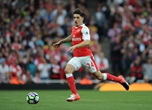 Images Dated 24th September 2016: Arsenal vs Chelsea: Hector Bellerin's Performance at the Emirates Stadium (2016-17)