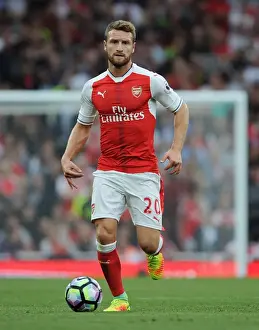 Arsenal vs. Chelsea: Mustafi's Action-Packed Performance at the Emirates Stadium (Premier League 2016-17)