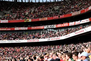 Arsenal vs Chelsea: Passionate Fans Clash at Emirates Stadium, Premier League 2021-22