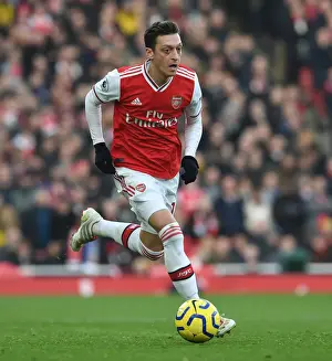 Arsenal vs Chelsea Showdown: Ozil's Premier League Battle at Emirates Stadium (December 2019)