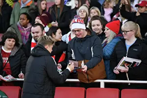 Arsenal Women V Chelsea Women 2022-23 Prints: Arsenal vs. Chelsea: Women's Super League Clash at Emirates Stadium