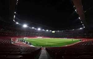 Arsenal v Red Star Belgrade 2017-18 Collection: Arsenal vs Crvena Zvezda: Emirates Stadium - UEFA Europa League 2017-18