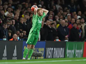Arsenal V Crystal Palace 2021-22 Prints: Arsenal vs Crystal Palace: Aaron Ramsdale Throws In at Emirates Stadium (2021-22)