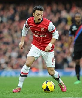 Crystal Palace Collection: Arsenal vs Crystal Palace: Premier League Showdown at Emirates Stadium (2014)