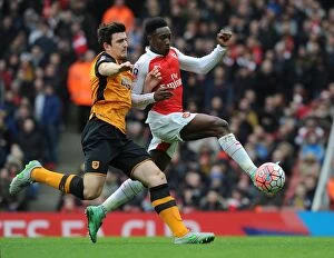Arsenal v Hull City - FA Cup 2015-16 Collection: Arsenal vs Hull City: FA Cup Showdown - Welbeck vs Maguire