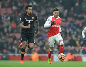 Arsenal V Hull City 2016-17 Prints: Arsenal vs Hull City: Oxlade-Chamberlain vs Huddlestone Clash in Premier League