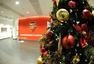 Arsenal V Hull City 2013-14 Prints: Arsenal vs Hull City: Premier League Match at Emirates Stadium with Unique Christmas Tree Decor