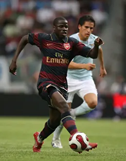 Arsenal vs. Lazio: Manu Eboue's Intense Battle - Amsterdam Tournament, 2007: Arsenal Leads 2:1