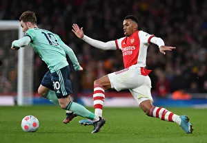 Arsenal vs Leicester City: Gabriel Magalhaes vs James Maddison - Intense Battle at Emirates Stadium (Premier League 2021-22)