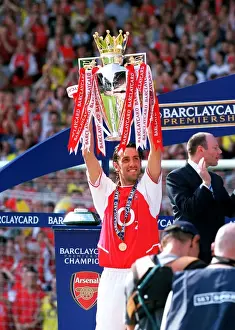 Arsenal vs Leicester City: FA Premiership Showdown at Highbury, London (15/05/04)