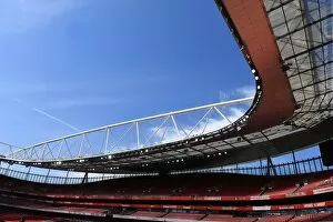 Arsenal v Leicester City 2017-18 Collection: Arsenal vs Leicester City: Premier League Kick-off at Emirates Stadium (2017-18)
