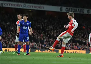 Arsenal V Leicester City 2016-17 Prints: Arsenal vs Leicester City: Premier League Showdown at Emirates Stadium (April 2017)