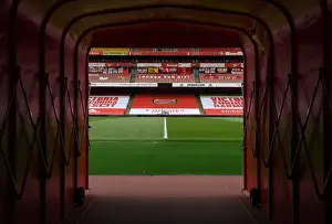 Framed Print : Arsenal vs Leicester: Premier League Clash at Emirates Stadium