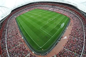 Images Dated 20th August 2011: Arsenal vs. Liverpool: Clash at the Emirates - Premier League
