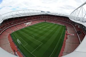 Images Dated 14th August 2016: Arsenal vs Liverpool: Premier League Showdown at Emirates Stadium