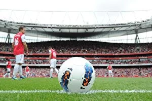 Arsenal v Liverpool 2011-2012 Collection: Arsenal vs. Liverpool: Premier League Showdown at Emirates Stadium (2011-2012)