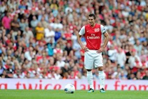 Images Dated 20th August 2011: Arsenal vs Liverpool: Robin van Persie in Action, 2011-2012 Premier League