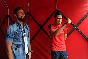 Arsenal V Liverpool 2016-17 Prints: Arsenal vs Liverpool: Tunnel Moment Before the Premier League Showdown (2016-17)