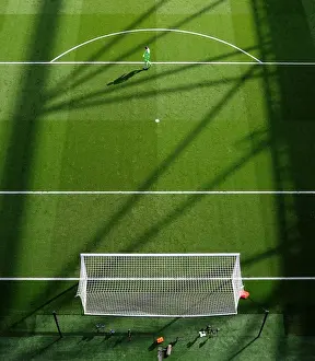 Arsenal V Manchester City 2016-17 Prints: Arsenal vs Manchester City: David Ospina in Action (2016-17)