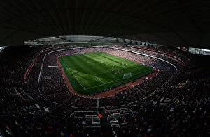 Images Dated 2nd April 2017: Arsenal vs Manchester City: Emirates Stadium Showdown, Premier League 2016-17