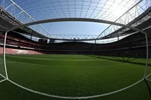 Manchester City Collection: Arsenal vs Manchester City: Emirates Stadium Battle, Premier League 2013/14
