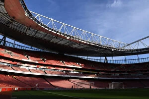 Images Dated 1st January 2022: Arsenal vs Manchester City: Premier League Showdown at Emirates Stadium