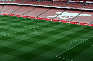 Arsenal V Manchester City 2016-17 Prints: Arsenal vs Manchester City: Premier League Showdown at Emirates Stadium (2016-17)